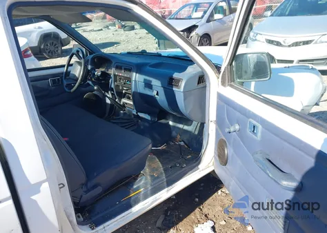 1995 Nissan Truck E/Xe z USA, uszkodzony, nr VIN 1N6SD11SXSC311047